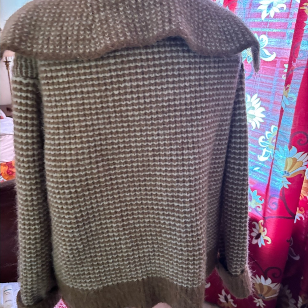 Banana Republic Cozy Brown Knit Sweater - Picture 4 of 7
